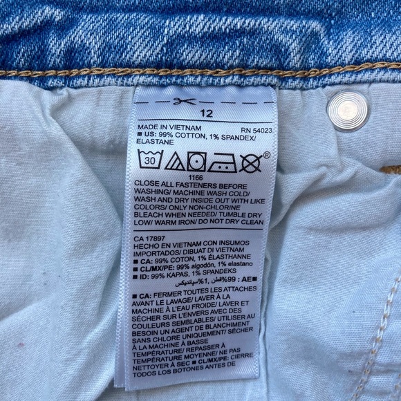 Old Navy Boyfriend Jeans | Size 12 | Light Wash | Relaxed Straight Leg - Picture 8 of 10